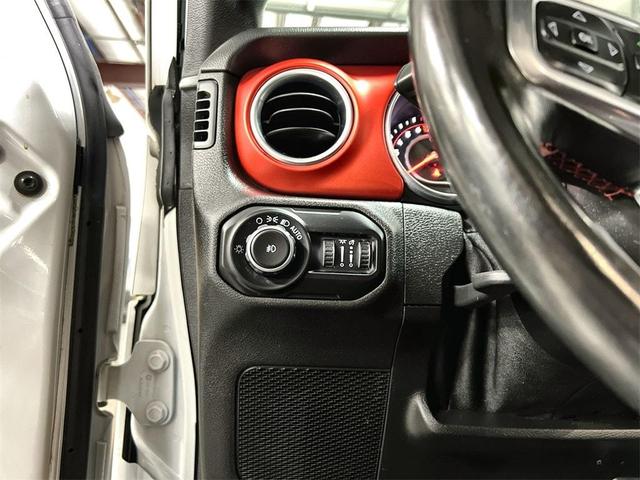 Photo of 2019 Bright White Clearcoat Jeep Wrangler Unlimited