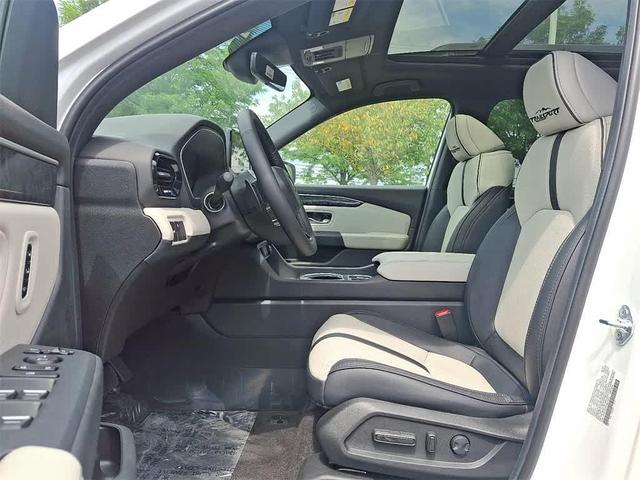 Photo of 2026 Platinum White Pearl Honda Passport