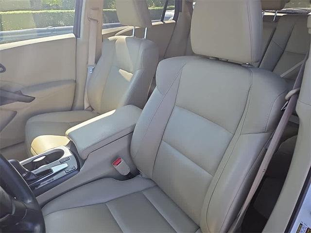 Photo of 2017 White Diamond Pearl Acura RDX