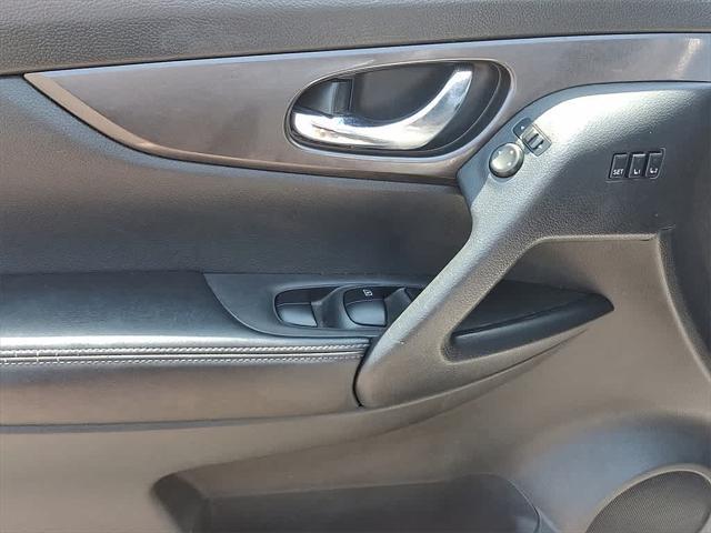 Photo of 2019 Brilliant Silver Metallic Nissan Rogue