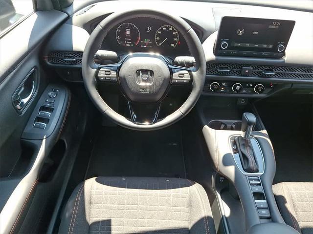 Photo of 2025 Urban Gray Pearl Honda HR-V
