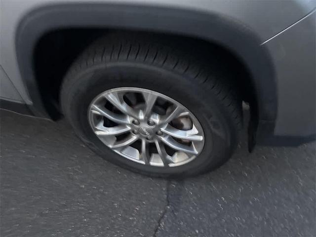 Photo of 2019 Billet Silver Metallic Clearcoat Jeep Cherokee