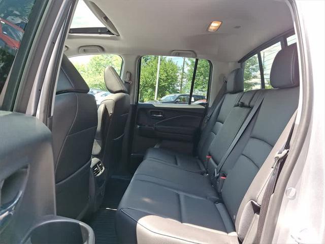Photo of 2023 Lunar Silver Metallic Honda Ridgeline
