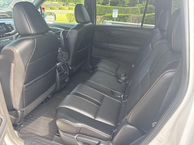 Photo of 2023 Platinum White Pearl Honda Passport