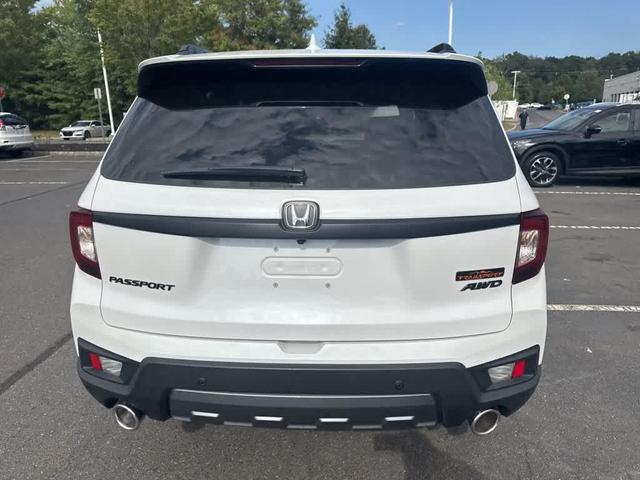 Photo of 2023 Platinum White Pearl Honda Passport