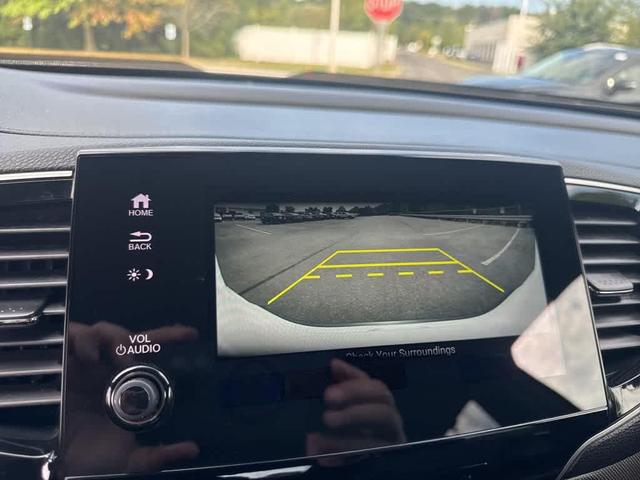 Photo of 2023 Platinum White Pearl Honda Passport
