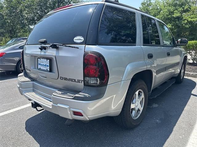 Photo of 2004 Silverstone Metallic Chevrolet Trailblazer