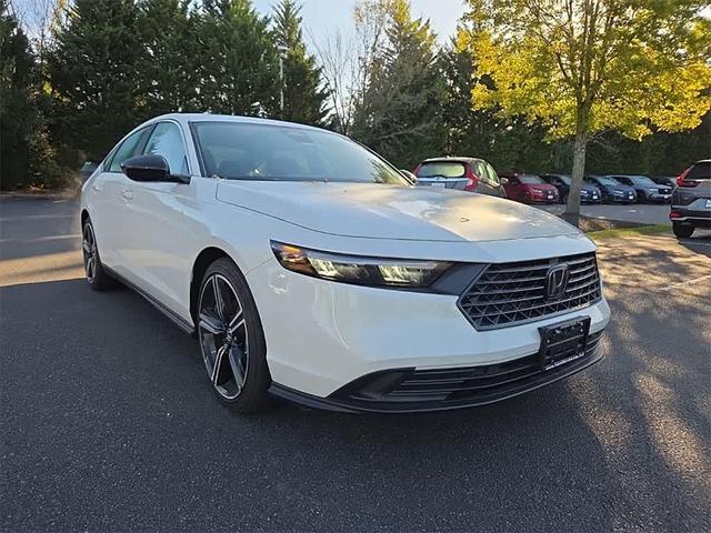 Photo of 2025 Platinum White Pearl Honda Accord Hybrid
