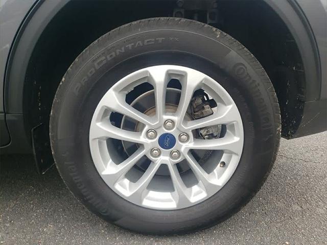Photo of 2022 CARBONIZED GRAY Ford Escape