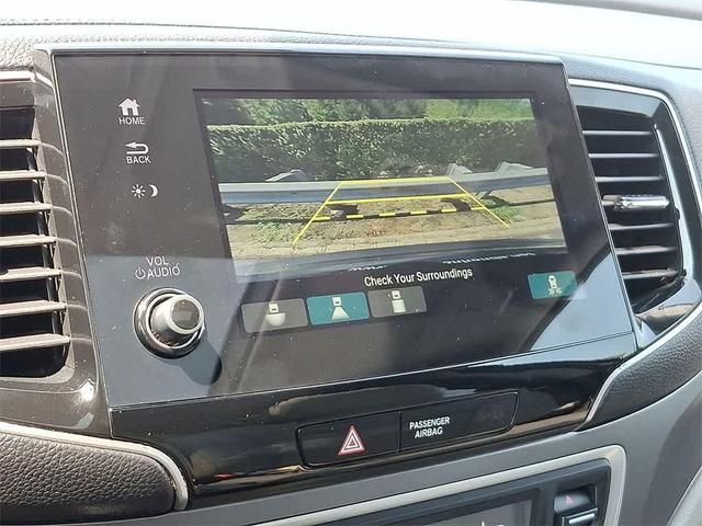 Photo of 2022 Lunar Silver Metallic Honda Pilot
