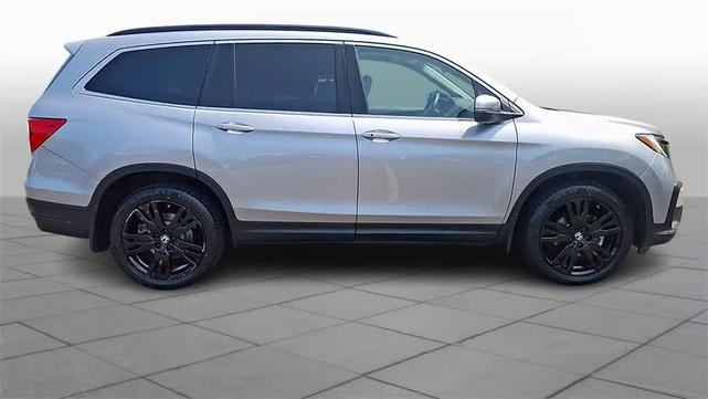 Photo of 2022 Lunar Silver Metallic Honda Pilot