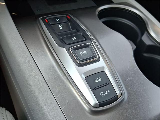 Photo of 2022 Lunar Silver Metallic Honda Pilot