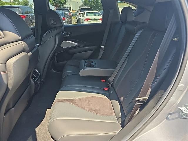 Photo of 2023 Lunar Silver Metallic Acura RDX