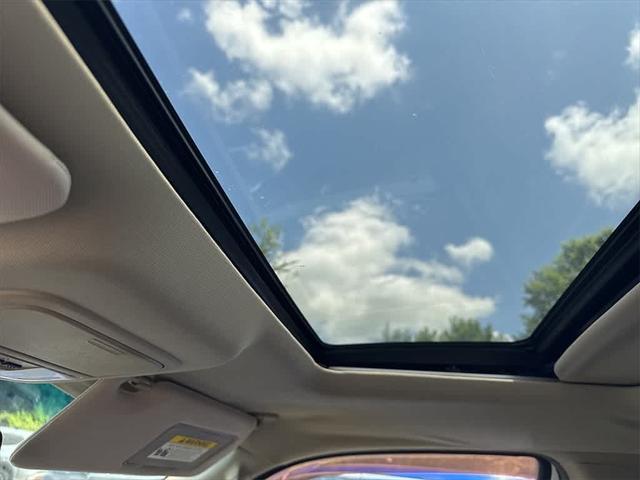 Photo of 2008 Taffeta White Honda Ridgeline