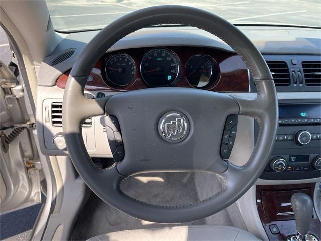 Photo of 2006 Platinum Metallic Buick Lucerne