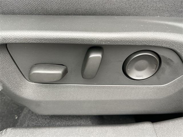Photo of 2024 Summit White Buick Envision