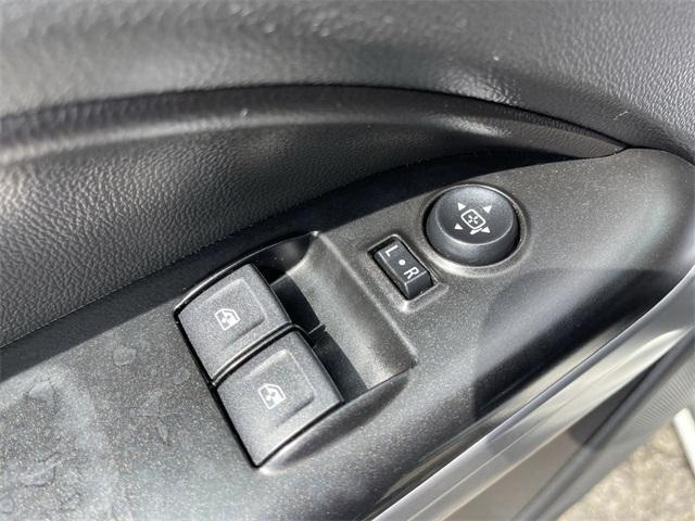 Photo of 2022 Summit White Chevrolet Colorado