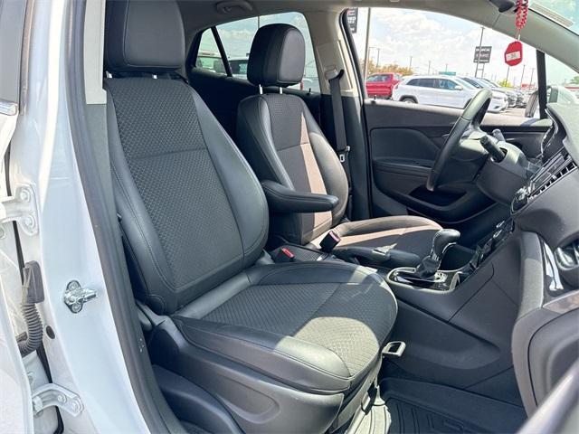 Photo of 2022 Summit White Buick Encore