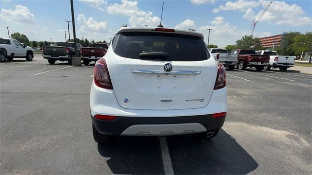 Photo of 2022 Summit White Buick Encore