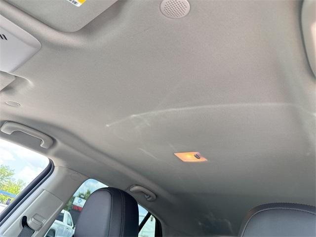 Photo of 2022 Summit White Buick Encore