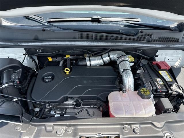 Photo of 2022 Summit White Buick Encore