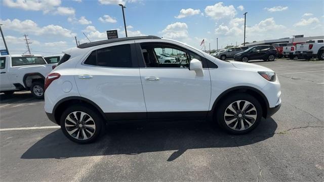 Photo of 2022 Summit White Buick Encore