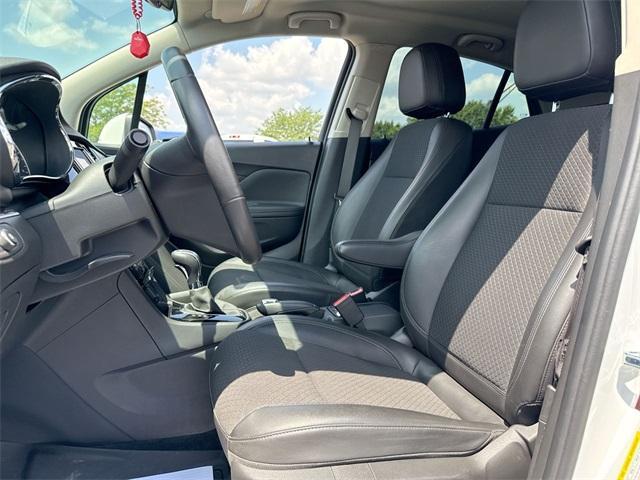 Photo of 2022 Summit White Buick Encore