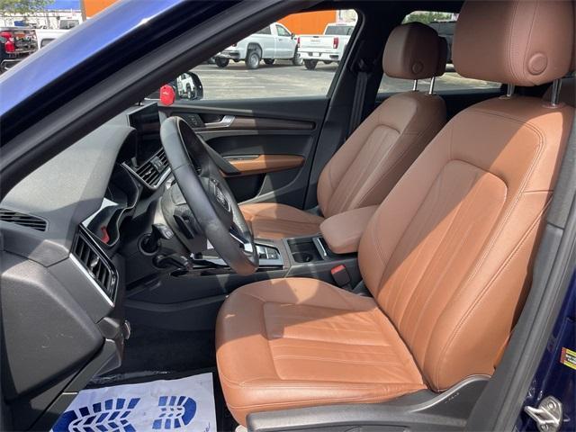 Photo of 2022 Navarra Blue Metallic Audi Q5
