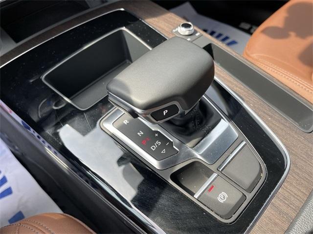 Photo of 2022 Navarra Blue Metallic Audi Q5