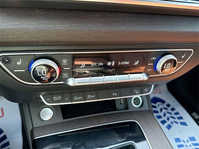 Photo of 2022 Navarra Blue Metallic Audi Q5
