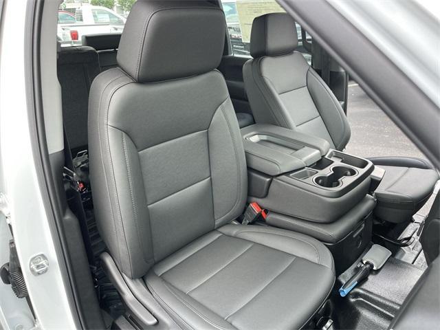 Photo of 2025 Summit White GMC Sierra 2500