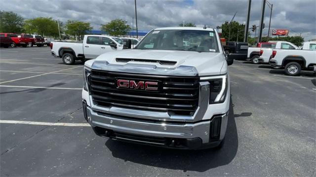 Photo of 2025 Summit White GMC Sierra 2500