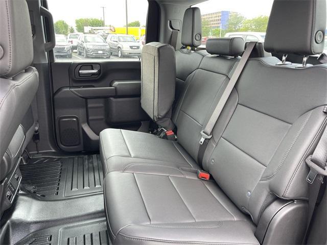 Photo of 2025 Summit White GMC Sierra 2500