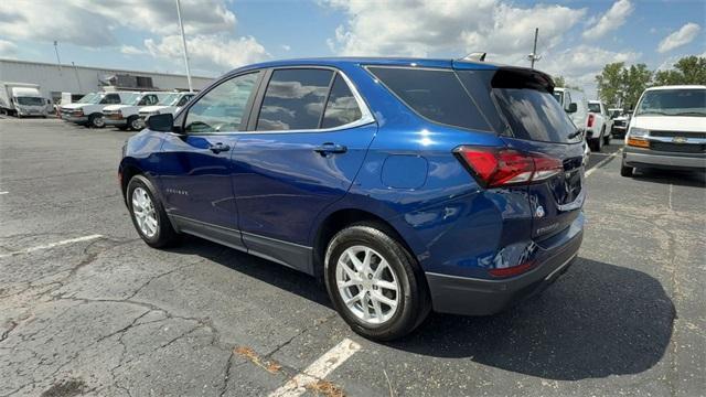 Photo of 2022 Blue Glow Metallic Chevrolet Equinox