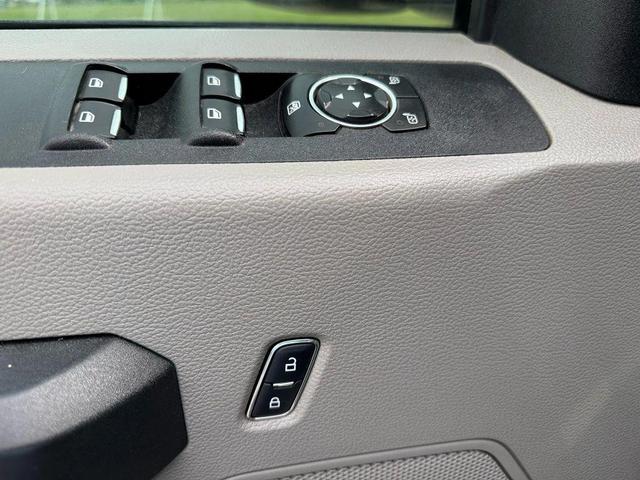 Photo of 2017 Oxford White Ford F-250