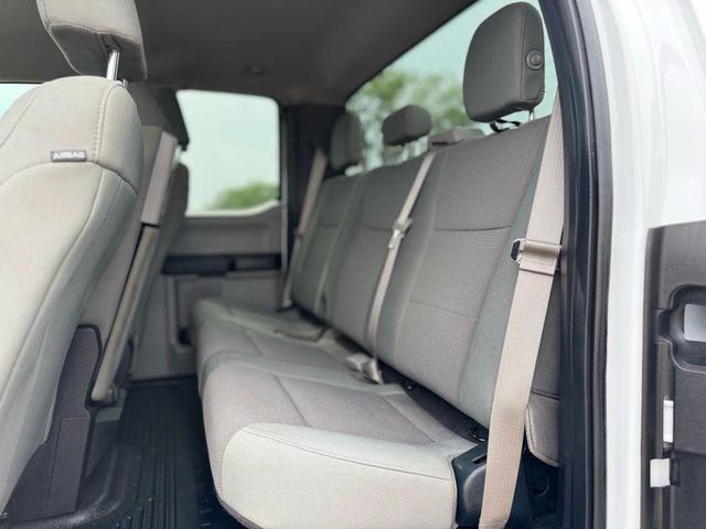 Photo of 2017 Oxford White Ford F-250