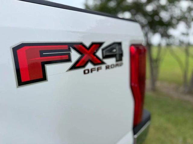 Photo of 2017 Oxford White Ford F-250