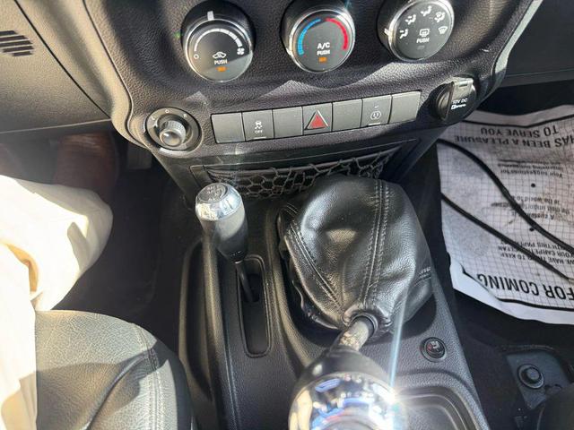 Photo of 2017 Gray Jeep Wrangler Unlimited