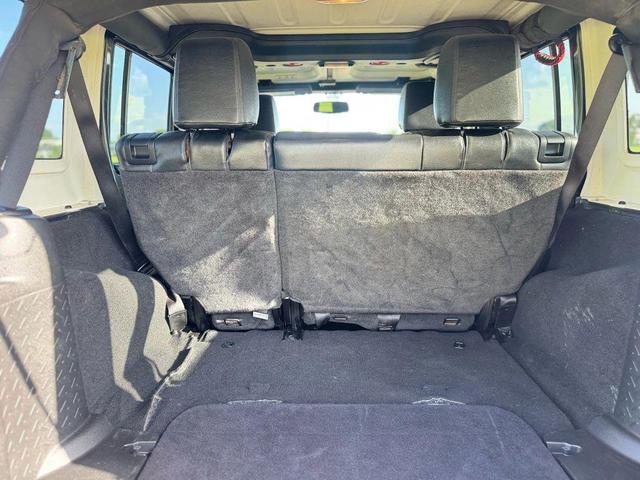 Photo of 2017 Gray Jeep Wrangler Unlimited