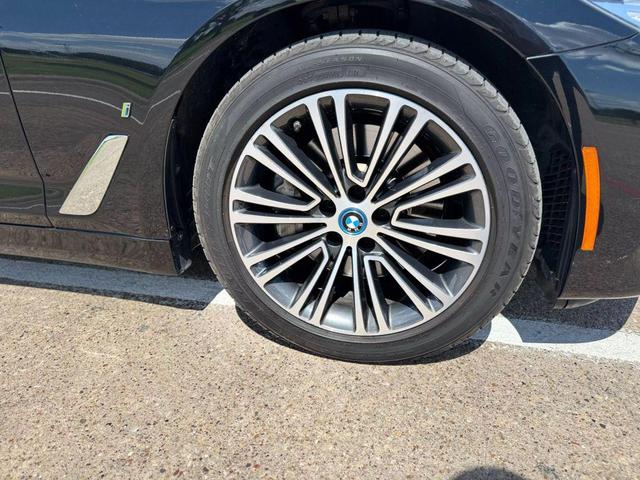 Photo of 2019 BLACK BMW 530e