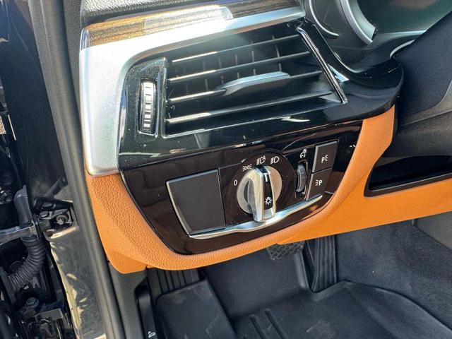 Photo of 2019 BLACK BMW 530e