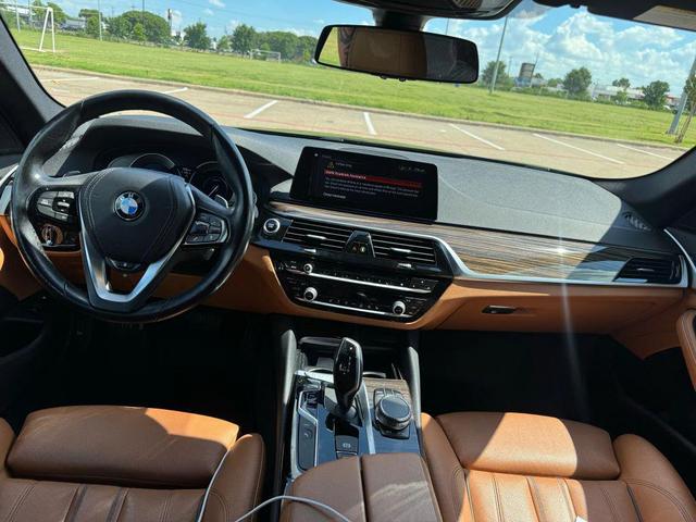Photo of 2019 BLACK BMW 530e