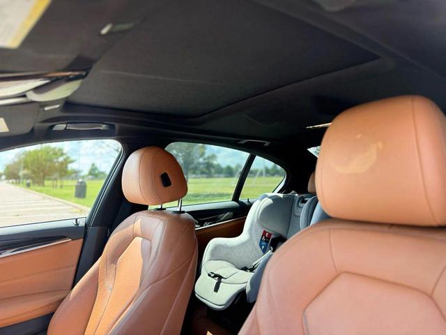 Photo of 2019 BLACK BMW 530e