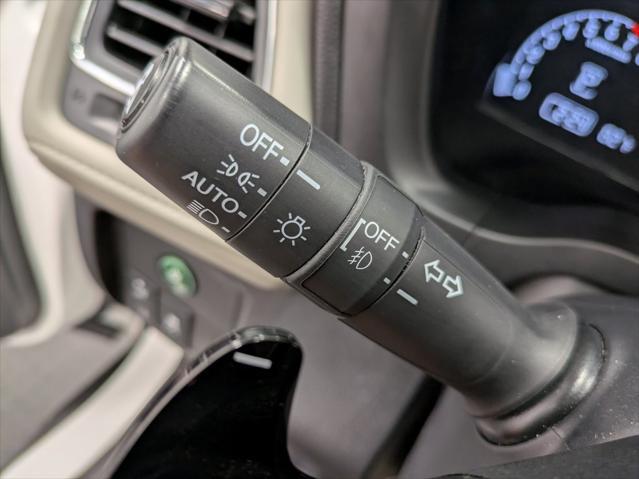 Photo of 2022 Platinum White Pearl Honda HR-V