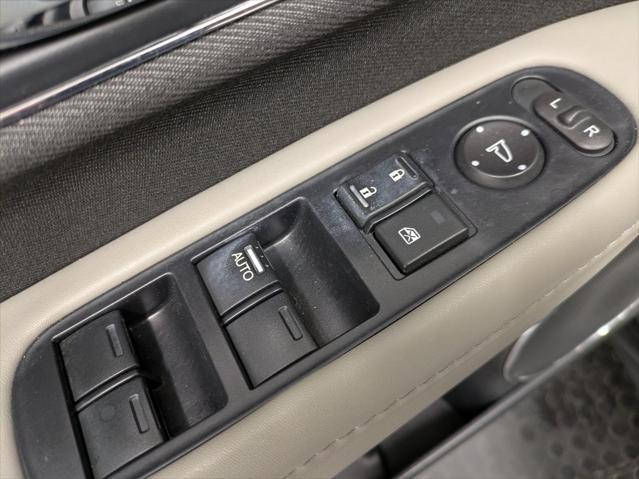 Photo of 2022 Platinum White Pearl Honda HR-V