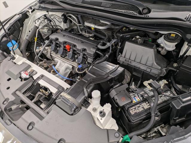 Photo of 2022 Platinum White Pearl Honda HR-V