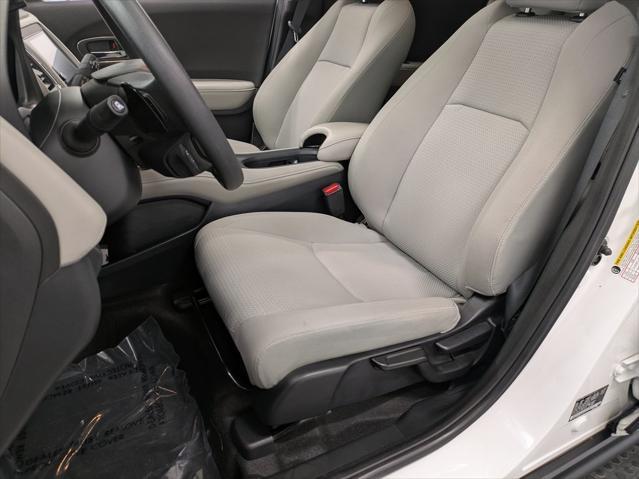 Photo of 2022 Platinum White Pearl Honda HR-V