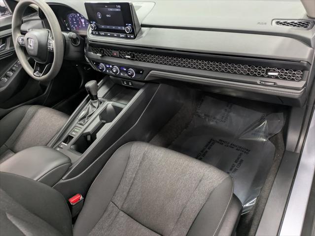 Photo of 2023 Lunar Silver Metallic Honda Accord