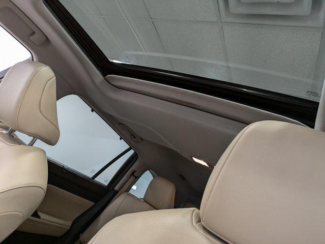 Photo of 2022 Midnight Black Metallic Toyota Highlander