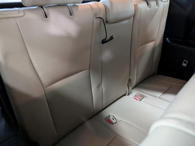 Photo of 2022 Midnight Black Metallic Toyota Highlander